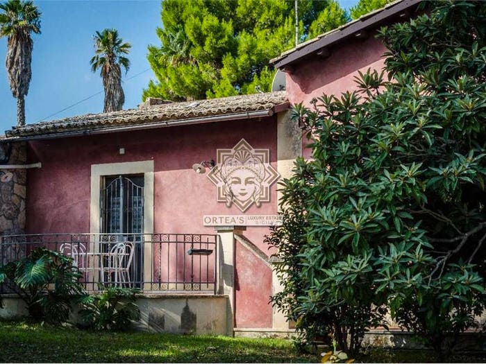 Casa con 6 locali in vendita in Strada per Canicattini SNC, Pantanelli Elorina, Siracusa