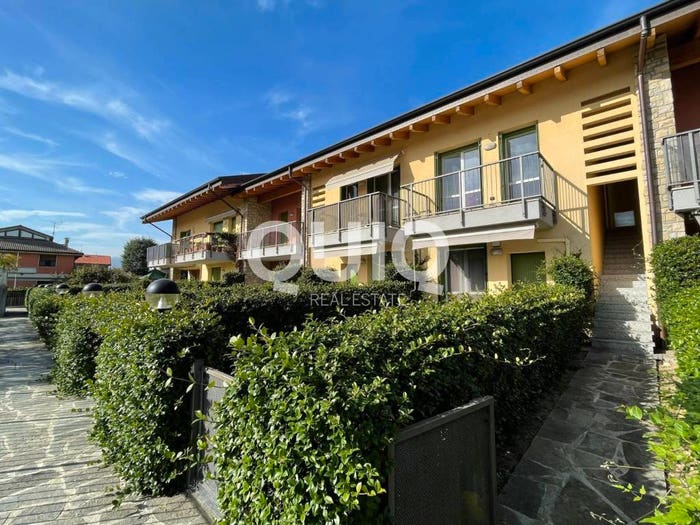 Appartamento trilocale in vendita in Via Cercè, Centro, Bosisio Parini