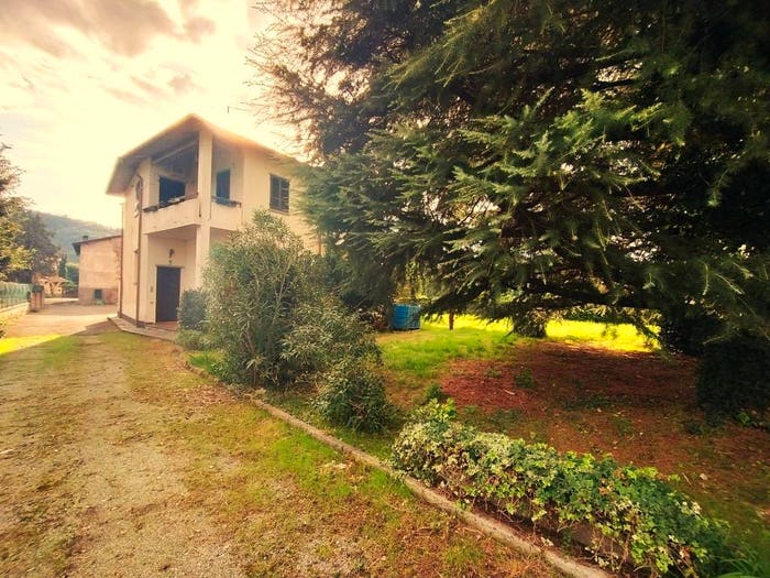 Casa quadrilocale in vendita in Via Tresolzio, Carobbio, Carobbio degli Angeli