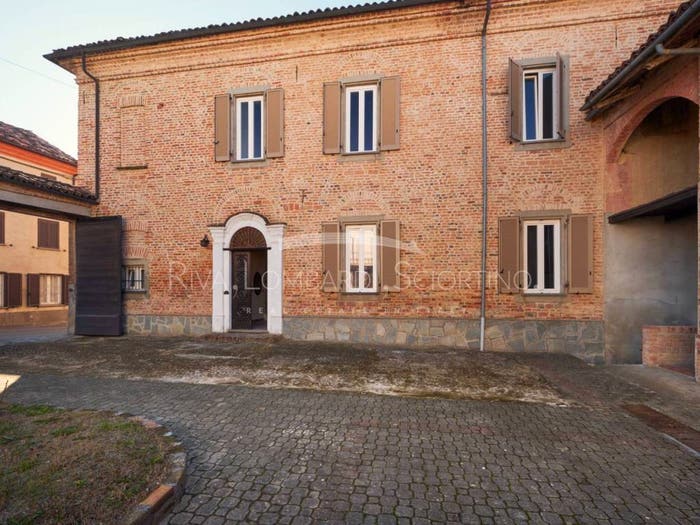 Casa con 6 locali in vendita in Via Giovan Battista Binello, Centro, Montaldo Scarampi