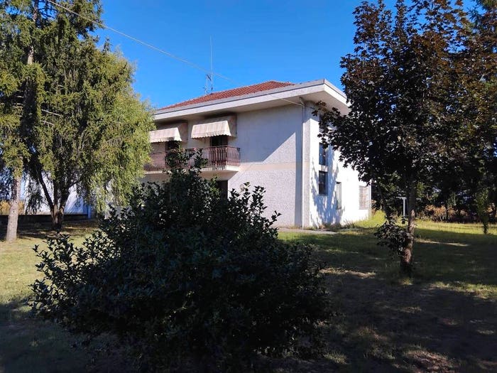 Casa con 6 locali in vendita in Strada Croci, Quargnento