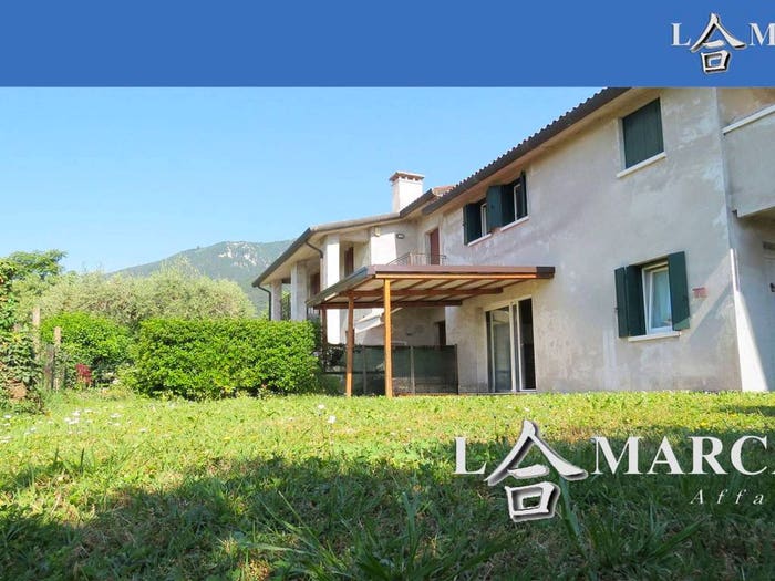 Casa con 6 locali in vendita in via San Pio X D, Centro, Borso del Grappa