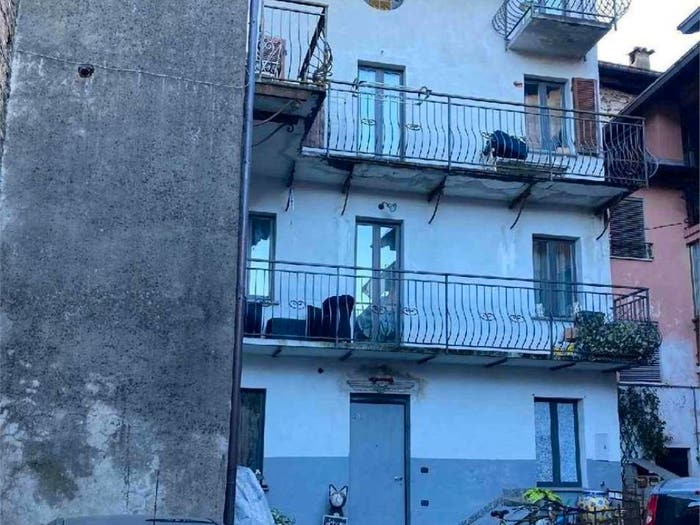 Appartamento quadrilocale in vendita in Via G Marconi, Besano