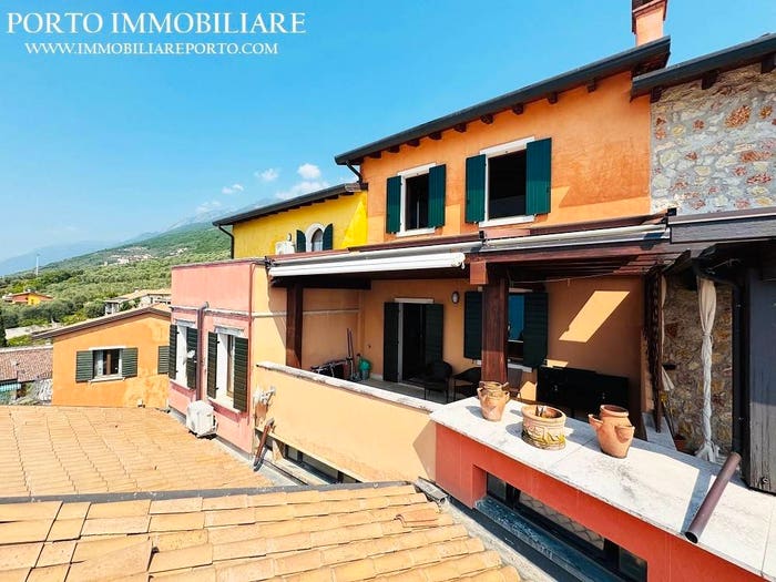 Casa quadrilocale in vendita in Magugnano, Brenzone sul Garda