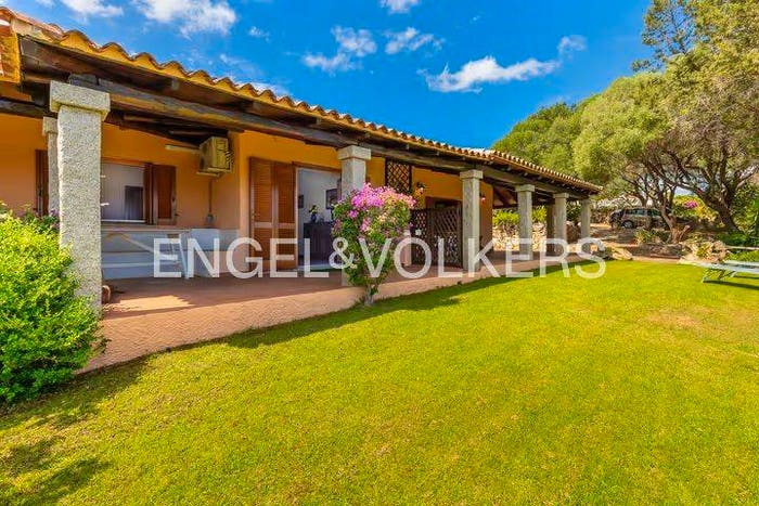 Casa con 6 locali in vendita in Rudalza, Olbia