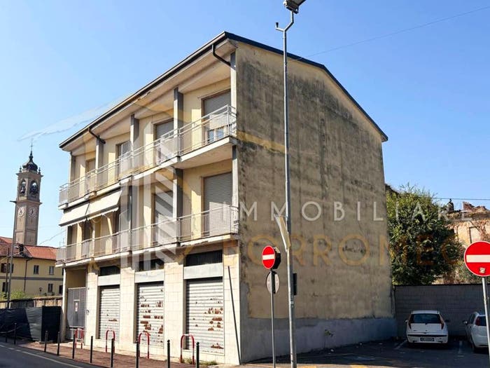 Casa con 6 locali in vendita in Via Santa Giuliana, Caponago