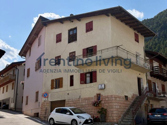 Appartamento con 5 locali in vendita in Piazza Romana, Centro, Fai della Paganella