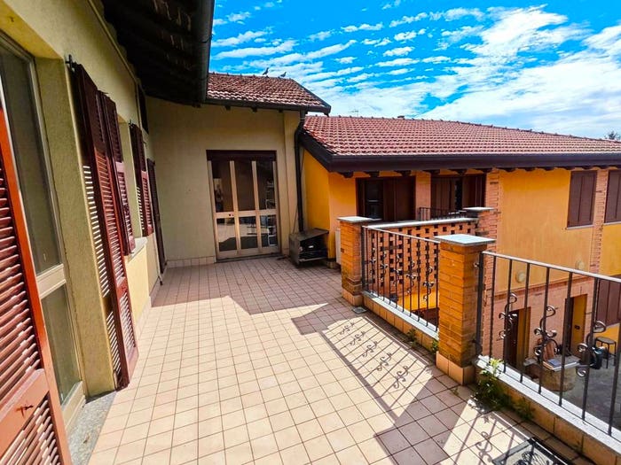 Appartamento trilocale in vendita in Lipomo