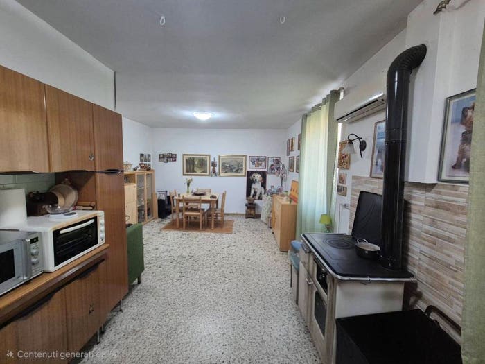 Casa trilocale in vendita in Via Valvisciolo, Bassiano