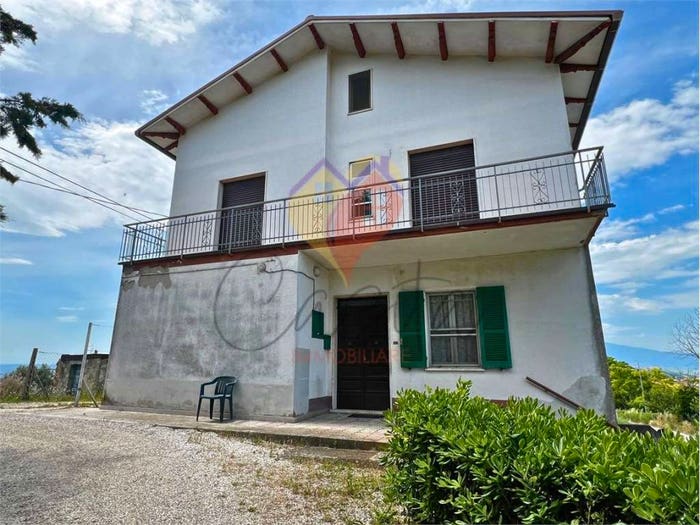 Appartamento con 5 locali in vendita in via sant'Angelo, Colonnella