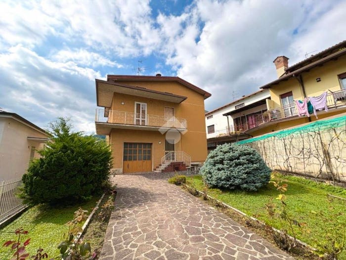 Casa con 5 locali in vendita in Via Del Pianto, Centro, Albino