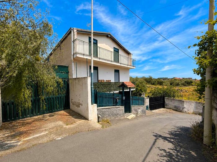 Appartamento con 5 locali in vendita in VIA DE CURTIS, Centro, Misterbianco