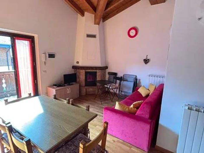 Appartamento trilocale in vendita in Via Alessandro Manzoni SNC, Selvino