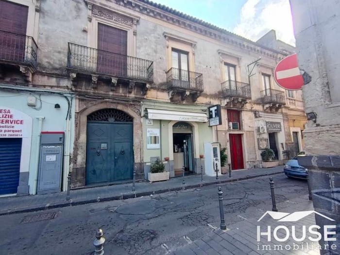 Appartamento con 6 locali in vendita in Piazza San Francesco di Paola, Paternò