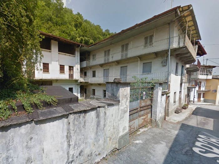 Casa con 6 locali in vendita in Frazione Calcinere Inferiore, Calcinere, Paesana