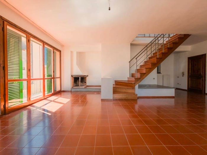 Appartamento con 6 locali in vendita in Via Nazario Sauro, Centro, Ponsacco