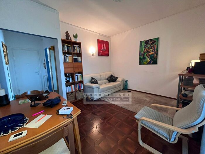 Appartamento trilocale in vendita in Viareggio