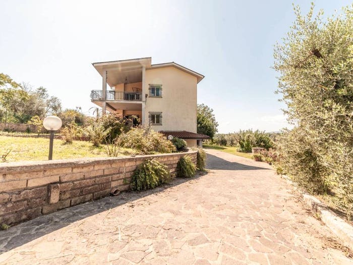Casa con 6 locali in vendita in Contrada Toce, Centro, Cave
