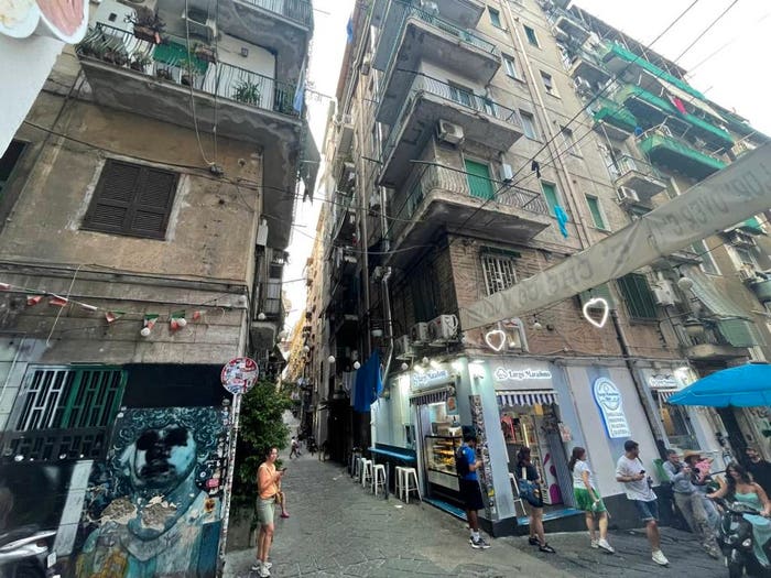 Appartamento trilocale in vendita in Vico San Sepolcro, Quartieri Spagnoli, Napoli