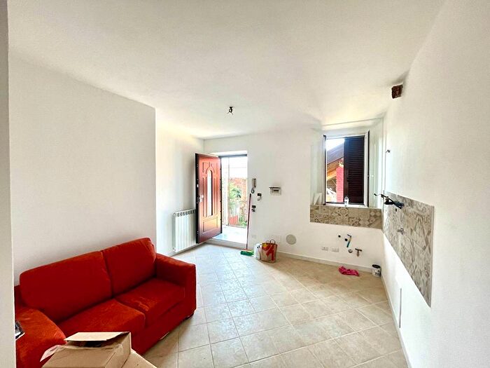 Appartamento trilocale in vendita in Via Martiri della Libertà, Centro, Arluno