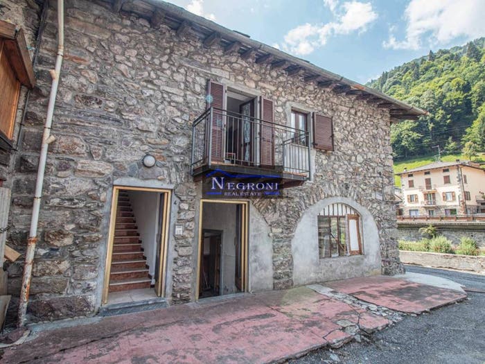 Appartamento bilocale in vendita in Via Agher, Centro, Gandellino