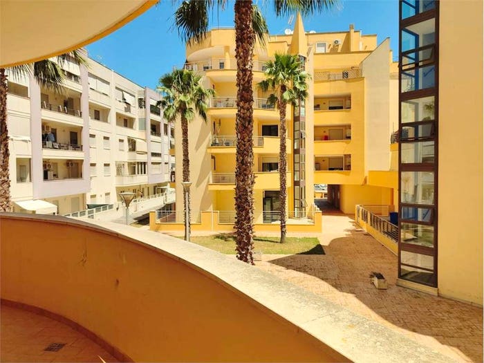 Appartamento con 6 locali in vendita in via domenico acclavio, Poligono Via San Cesario, Lecce