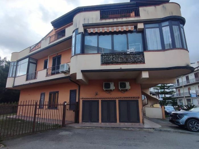 Appartamento quadrilocale in vendita in Via Consolare Antica, Centro, Capo d'Orlando