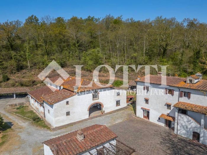 Appartamento con 6 locali in vendita in MJRW, Calcinaia