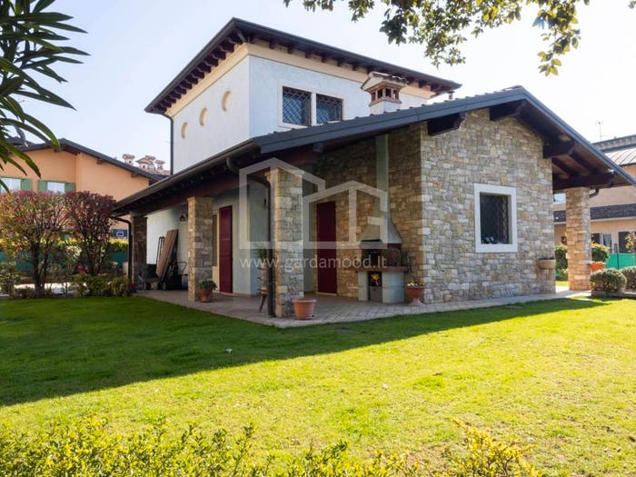 Casa quadrilocale in vendita in via I Maggio, Centro, Ghedi