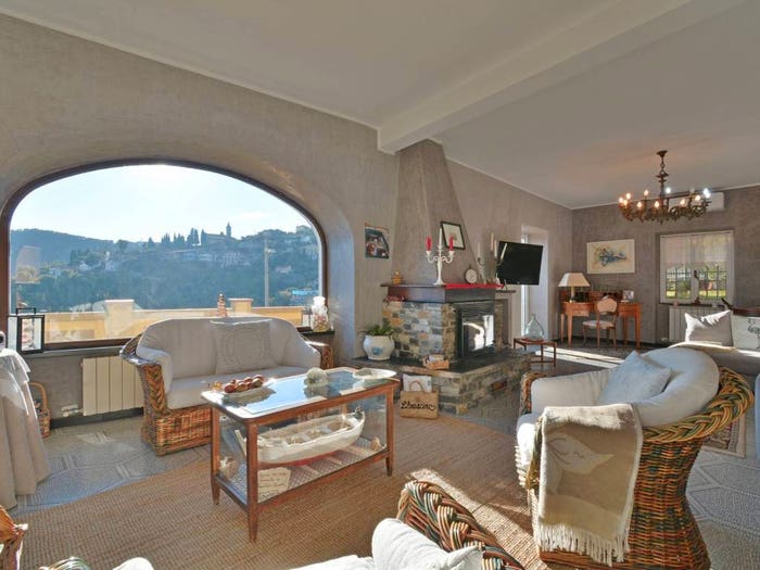 Casa con 6 locali in vendita in Via Adelasia, Collina Centrale Parco Fuor del Vento, Alassio