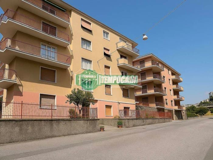 Appartamento con 5 locali in vendita in Viale Villini Rollino, Sestri Ponente, Genova
