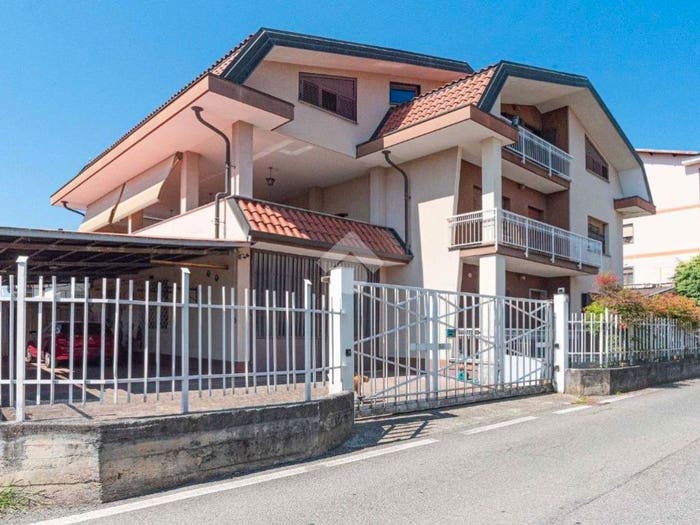 Casa con 6 locali in vendita in Zona san rocco, Centro, Ciriè