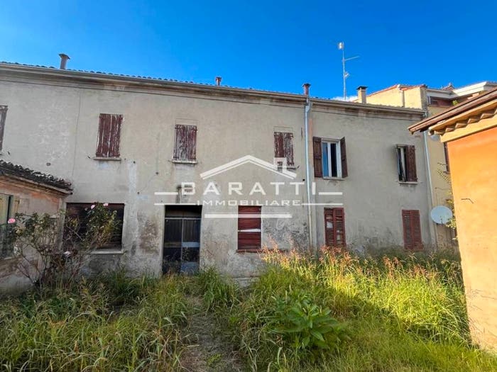 Casa con 6 locali in vendita in Centro, Luzzara