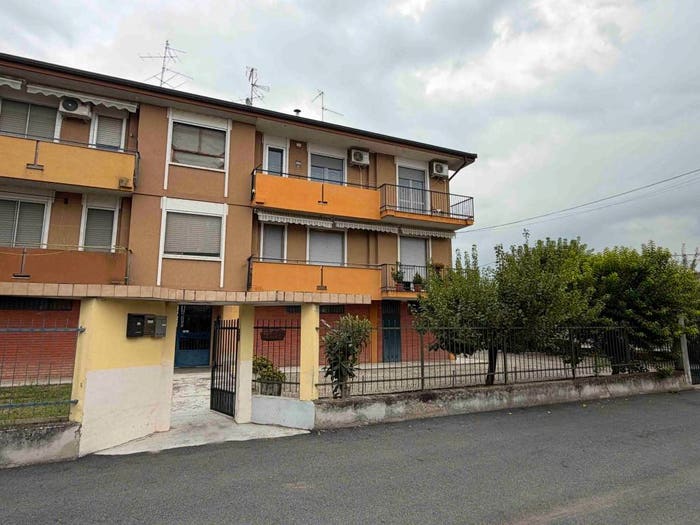 Appartamento trilocale in vendita in Via Sozzago, Terdobbiate