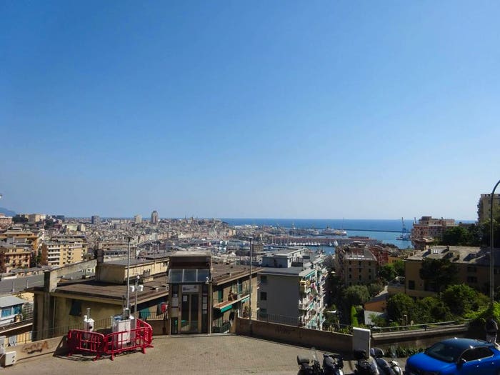 Appartamento trilocale in vendita in Via Bari, San Teodoro, Genova