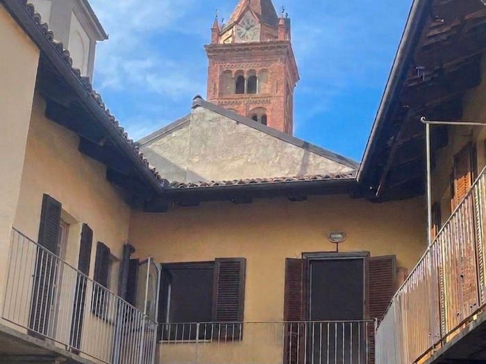 Appartamento quadrilocale in vendita in Via Vida, Centro, Alba