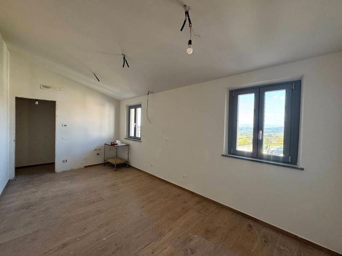Appartamento con 5 locali in vendita in Via Montegufoni, Montespertoli