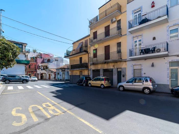Casa trilocale in affitto in Via Provinciale, Aci Trezza, Aci Castello