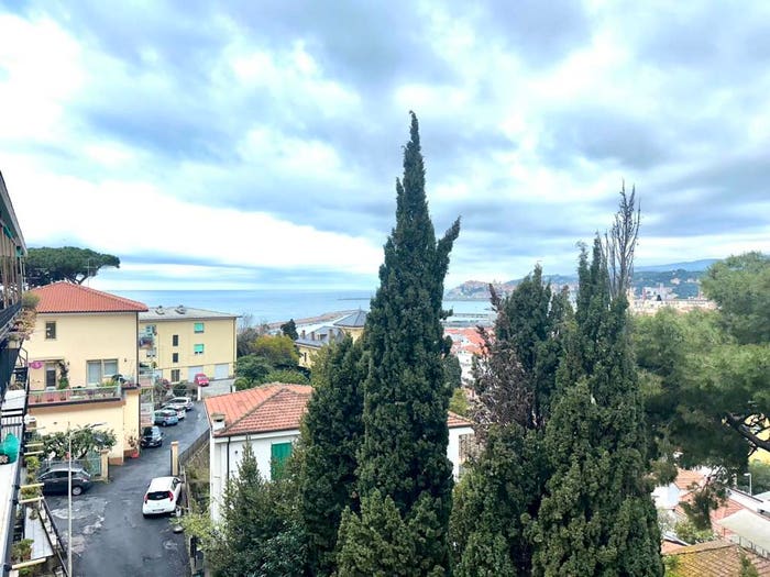Appartamento con 5 locali in vendita in Via Privata Giovanni Ruffini, Oneglia, Imperia