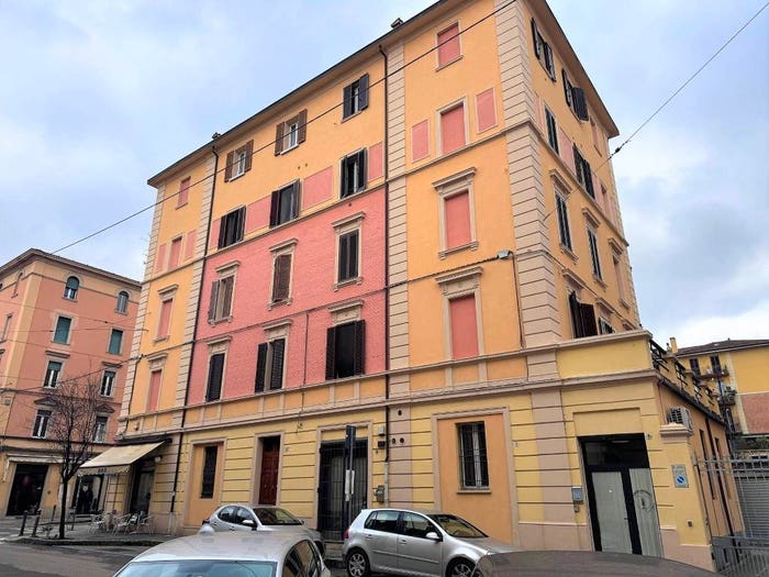 Appartamento trilocale in vendita in Via Col di Lana, Saffi, Bologna