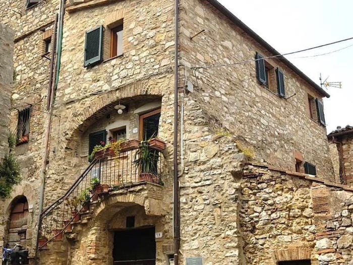 Appartamento trilocale in vendita in Centro, Montecchio