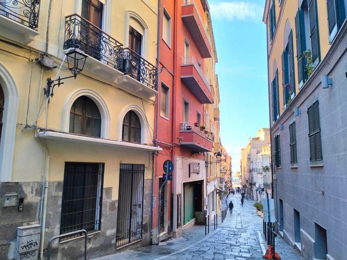 Appartamento con 5 locali in vendita in Via Savoia, Marina, Cagliari
