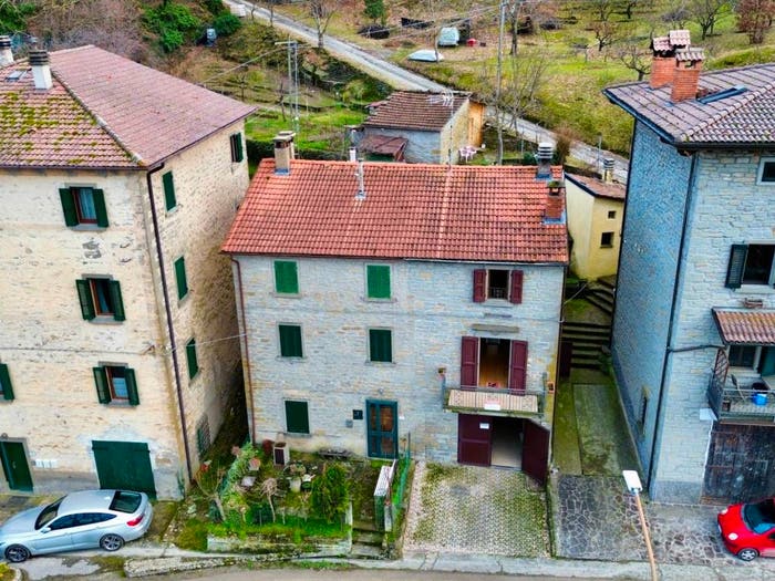 Casa quadrilocale in vendita in Via Giugnola, Firenzuola