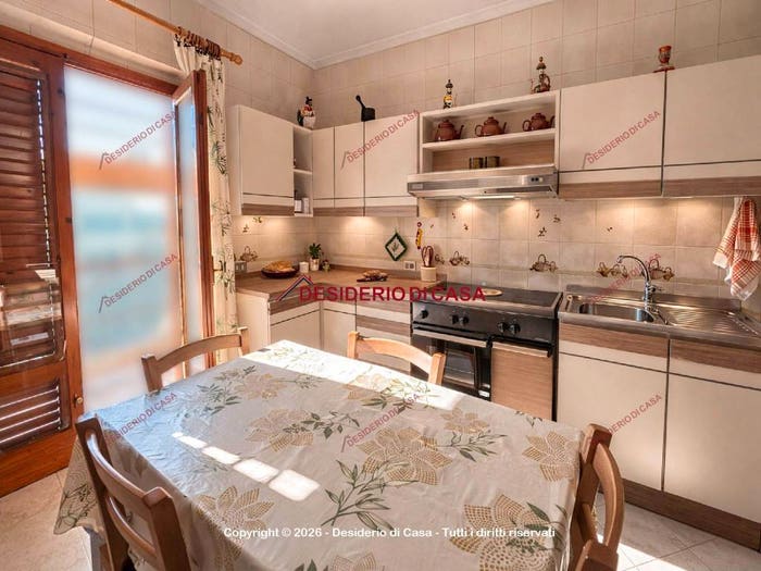 Appartamento trilocale in vendita in Via Gibilmanna, Centro, Cefalù