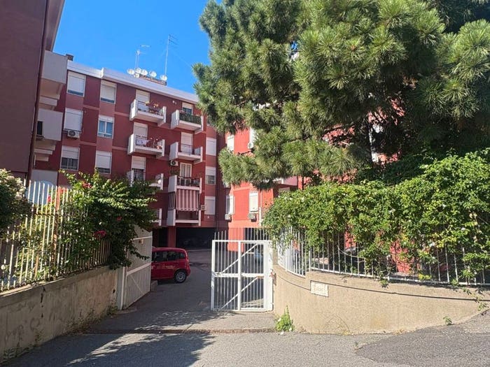 Appartamento trilocale in vendita in Via Sandro Pertini, Annunziata Alta, Messina