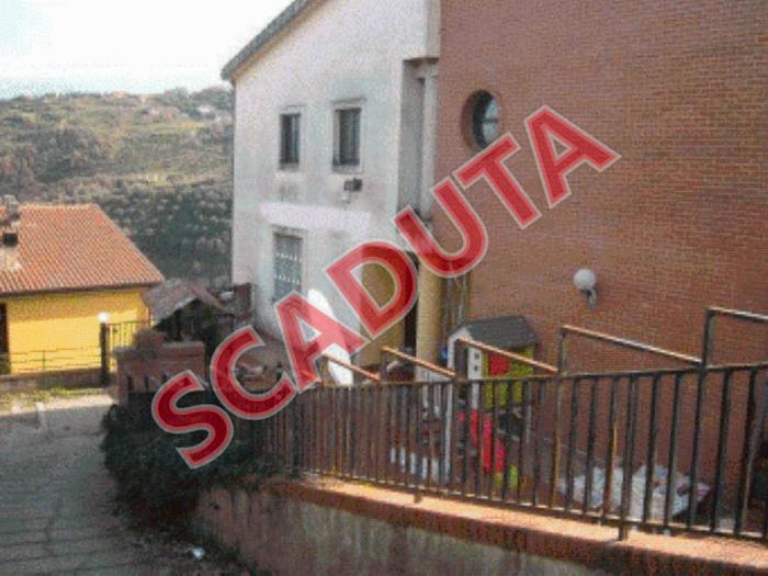 Appartamento trilocale in vendita in Via Puglia, Vadue, Carolei