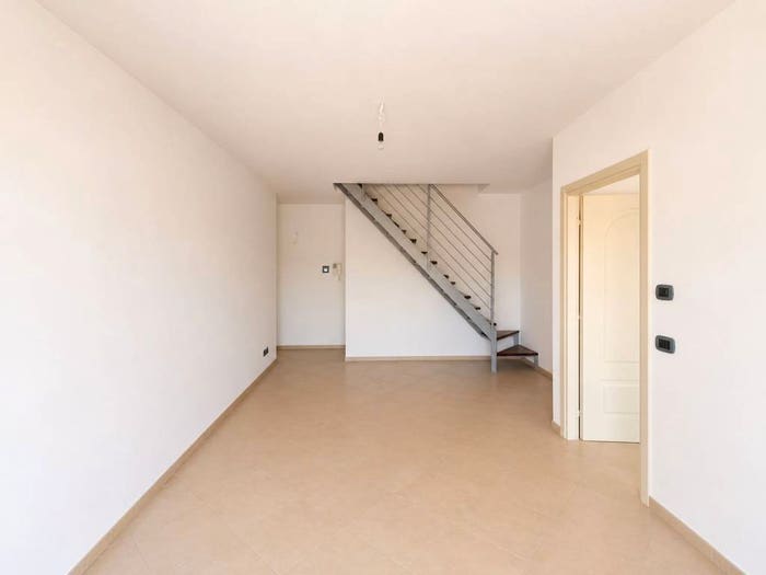 Appartamento con 5 locali in vendita in Corso Canale, Mussotto Corso Asti, Alba
