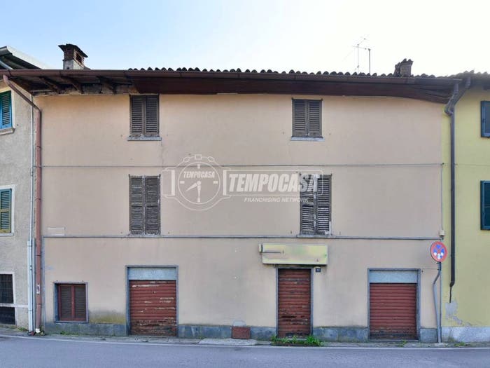 Casa con 6 locali in vendita in Via Antonio Stanga, Centro, Erba