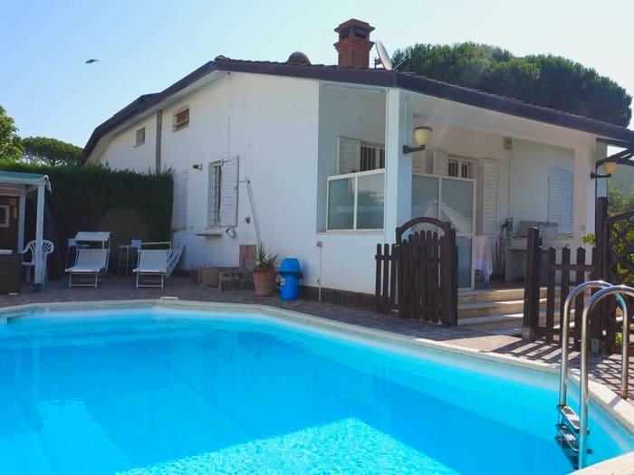 Casa quadrilocale in vendita in Viale Brasile, Lido delle Nazioni, Comacchio