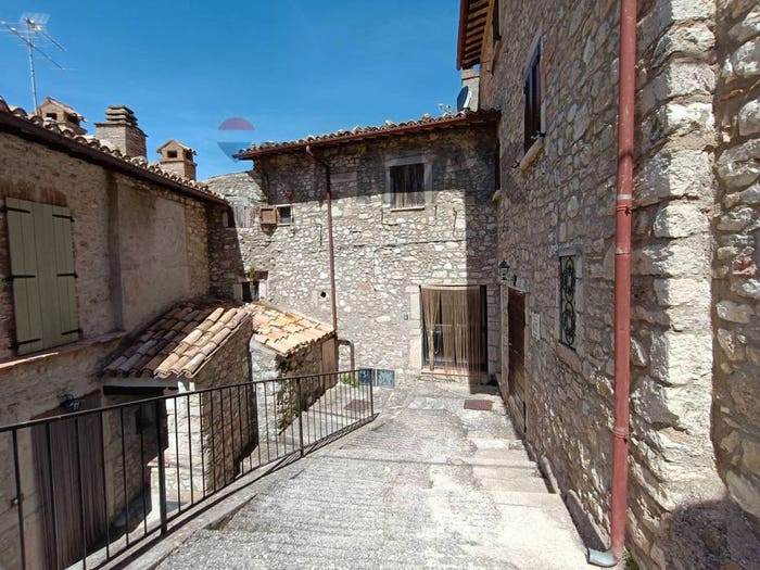 Appartamento bilocale in vendita in Gavelli, Sant'Anatolia di Narco